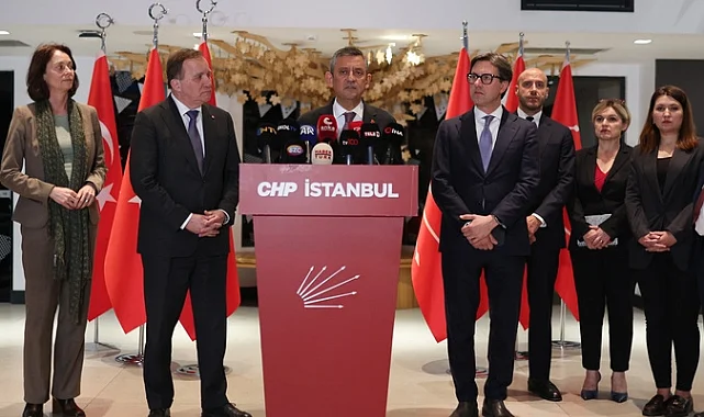 Özgür Özel: "Sütte leke var bizim başkanlarımızda yok"