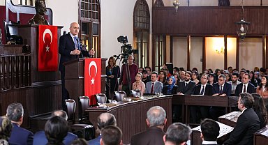 TBMM Başkanı Kurtulmuş, Gazi mekanda gençlerle buluştu