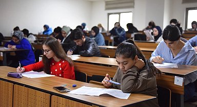 Üniversite adaylarına sınav provası