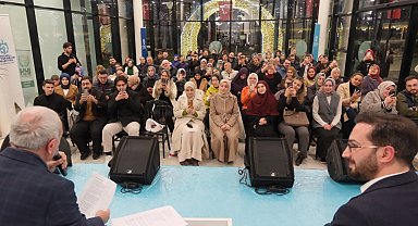 Ünlü yazar, Kocaeli'de konuk olduğu söyleşide gençlere seslendi!