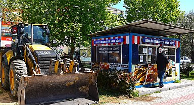Bursa Gemlik meydanda yaya kaldırımı genişliyor