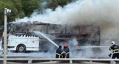 Düzce'de otobüs yandı