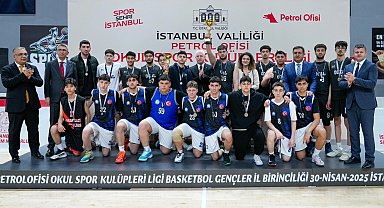 İstanbul'da Basketbol Gençler İl Birincileri ödüllerini aldı