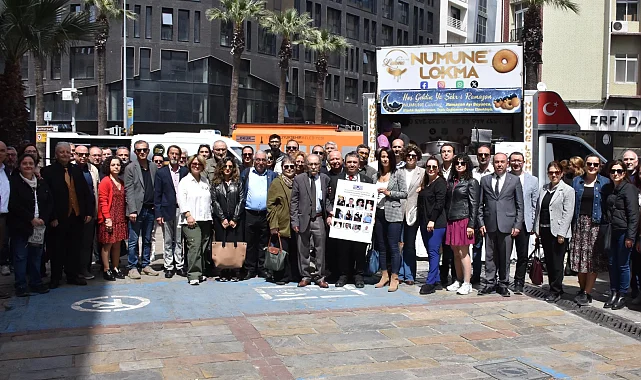 İzmir'de ekonomi basınının 12 dev ismi anıldı
