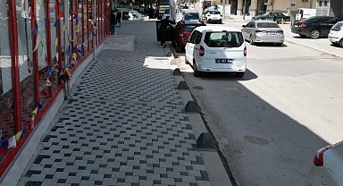 İzmit'te Şehit Kazım Caddesi'nde kaldırımlar yenilendi