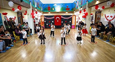 Minikler 23 Nisan'ı eğlenceli kutladı