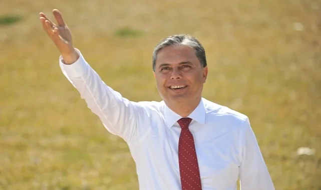 Ümit Uysal'dan CHP Genel Başkanlığı'na sürpriz adaylık