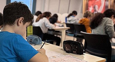 YÖM Okulları öğrencileri ödülleri topladı
