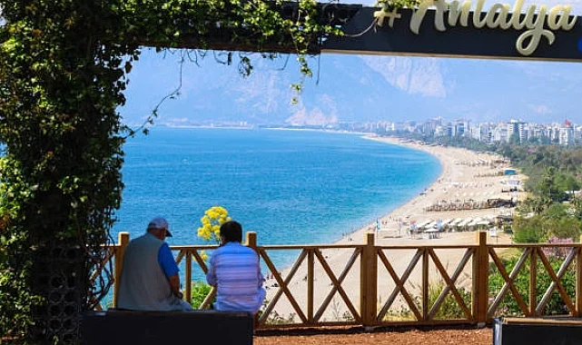 Antalya Konyaaltı Sahili yaza hazır!