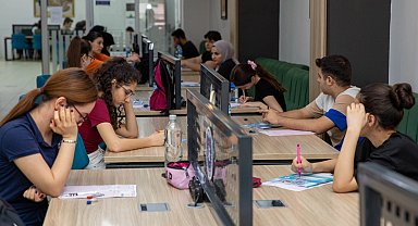 Bursa'da üniversite adaylarına sınav provası