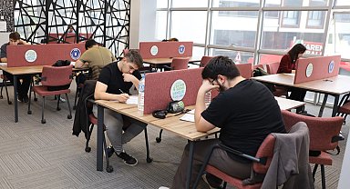 Bursalı gençlere üniversite yolunda sınav provası