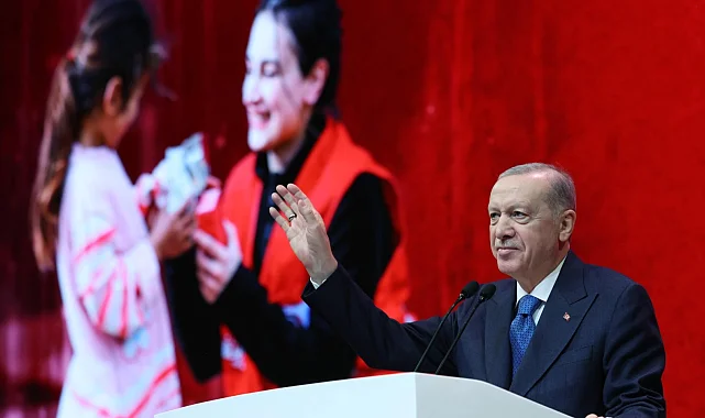 Cumhurbaşkanı Erdoğan'dan Kızılay'a övgü