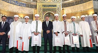 Genç hatipler hutbe okuyarak yarıştı