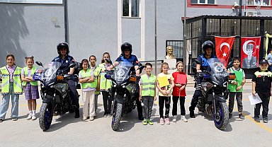 Güvenli trafiğin şartlarını 'tebessümle' öğrendiler