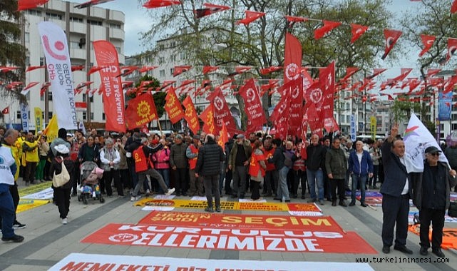 Sinop’ta 1 Mayıs meydanda coşkuyla kutlandı