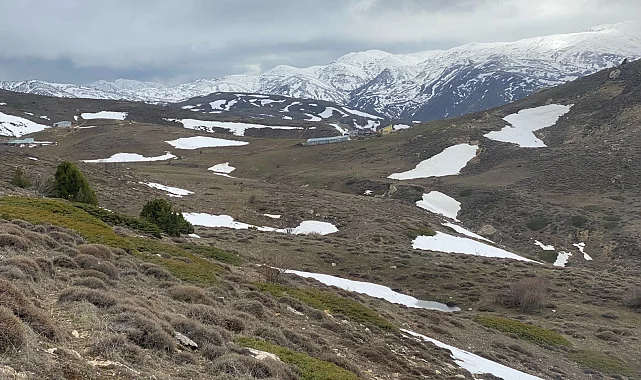 Sivas'ta Dipsizgöl'e 'Tuz Ocağı' hançeri!