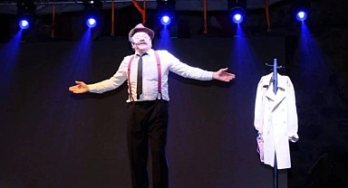 Ünlü oyuncu Reha Özcan Sinop'ta sahne aldı