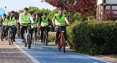 Başkan Altay Dünya Bisiklet Günü'nde bisikletseverlerle pedal çevirdi