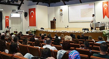 İzmir'de öğretmenlere yapay zekâ eğitimi