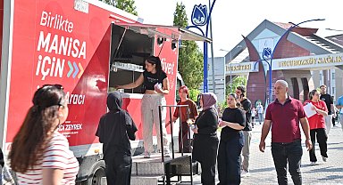 Manisa Büyükşehir YKS günü öğrencileri yalnız bırakmadı