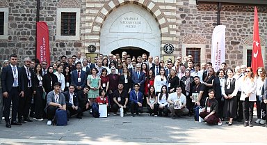 "Oku-Yorum Yazı-Yorum" projesiyle gençler mirası geleceğe taşıyor