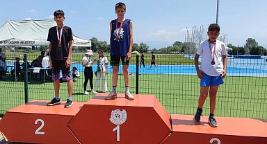 Sakaryalı atletizimciler kürsüden inmedi