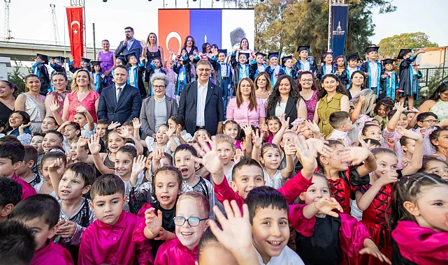 Yuvamız İzmir'de mezuniyet coşkusu