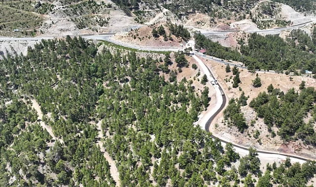 Antalya Büyükşehir'in kırsalda yol atağı sürüyor