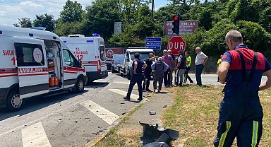 Düzce Barbaros Kavşağı'nda korkutan kaza: 3 yaralı