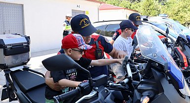 Edirne'de minik öğrencilerden Jandarma'ya ziyaret