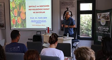 Efes Tarlası Yaşam Köyü'nde şeftali üreticilerine eğitim