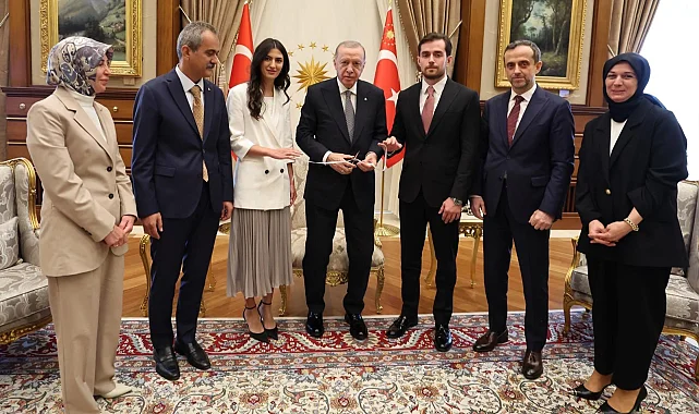 Eski Bakan'ın kızının nişan yüzükleri Külliye'de takıldı