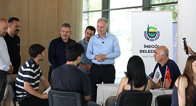 İnegöl Belediyesi, üniversite yolunda gençlere rehberlik ediyor