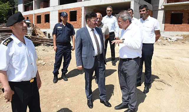 Mudanya'da 12 derslikli ortaokul inşaatına Kaymakam Terzi'den inceleme