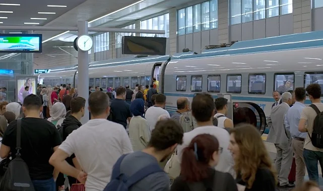 Türkiye 'yüksek hızlı'yı sevdi! Ankara-İstanbul hattı 38 milyonu taşıdı