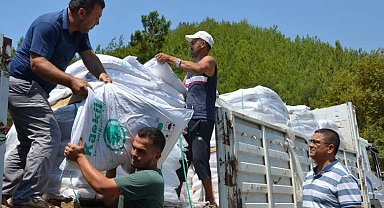 Antalya Büyükşehir'den Alanyalı çiftçilere 10 ton kaolin kili desteği
