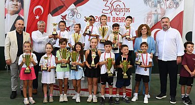 Bursa Osmangazi'de minik raketlerin kupa heyecanı