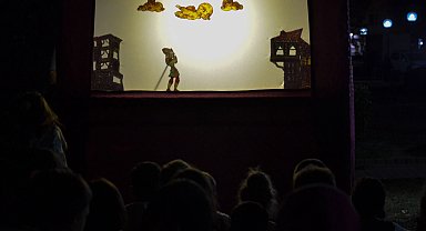 Karagöz Bursalıların gönlüne perde açtı