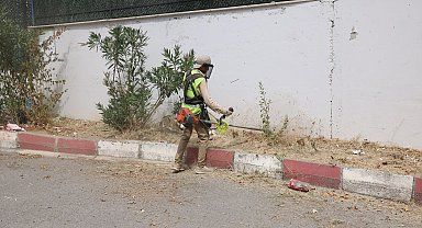 Kocaeli okul bahçelerinde otlar biçiliyor