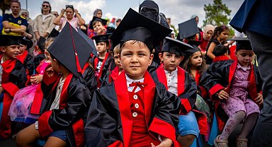 Kocaeli'de 'Lokomotif Köyü'nde mezuniyet heyecanı