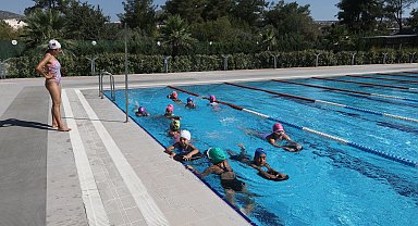 Muğla Büyükşehir'den çocuklara ücretsiz yüzme kursu başladı