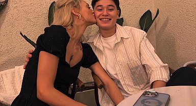 Aşkını ilan etti!