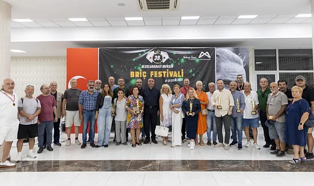 Briç tutkunları Mersin'de yarıştı