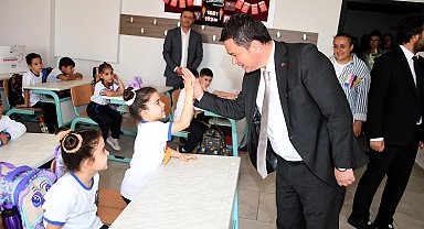 Bursa Osmangazi'de Başkan Aydın, miniklerin ilk ders heyecanına ortak oldu