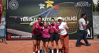 Büyükşehir'in tenis takımından gururlandıran başarı