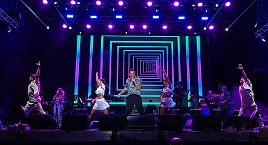 Çim Konserleri'nde Mustafa Sandal coşkusu