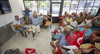 Emekli Evi'nde Zafer Bayramı türküleri yankılandı