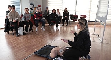 İBB Gençlik Ofisleri'nde üçüncü dönem başladı