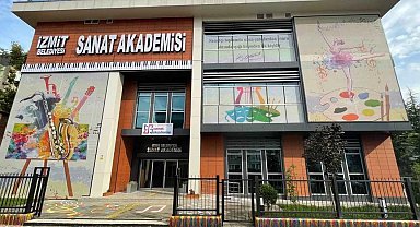 İzmit Belediyesi Sanat Akademisi'nde tiyatro heyecanı başlıyor