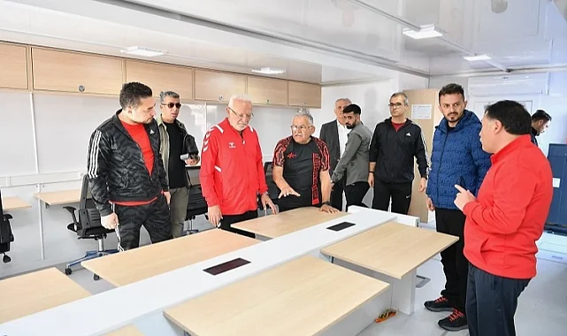 Kayseri Büyükşehir Mobil Dijital Gençlik Merkezi görücüye çıktı